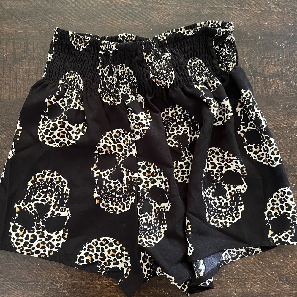 SHEIN Black and Leopard Print Smocked Shorts